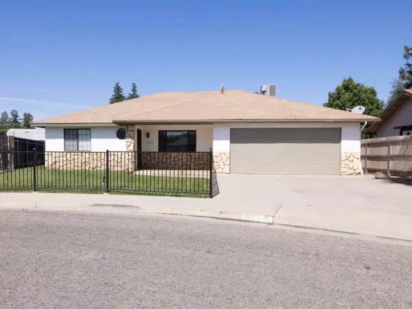 561 Wellington Place, Porterville, CA 93257