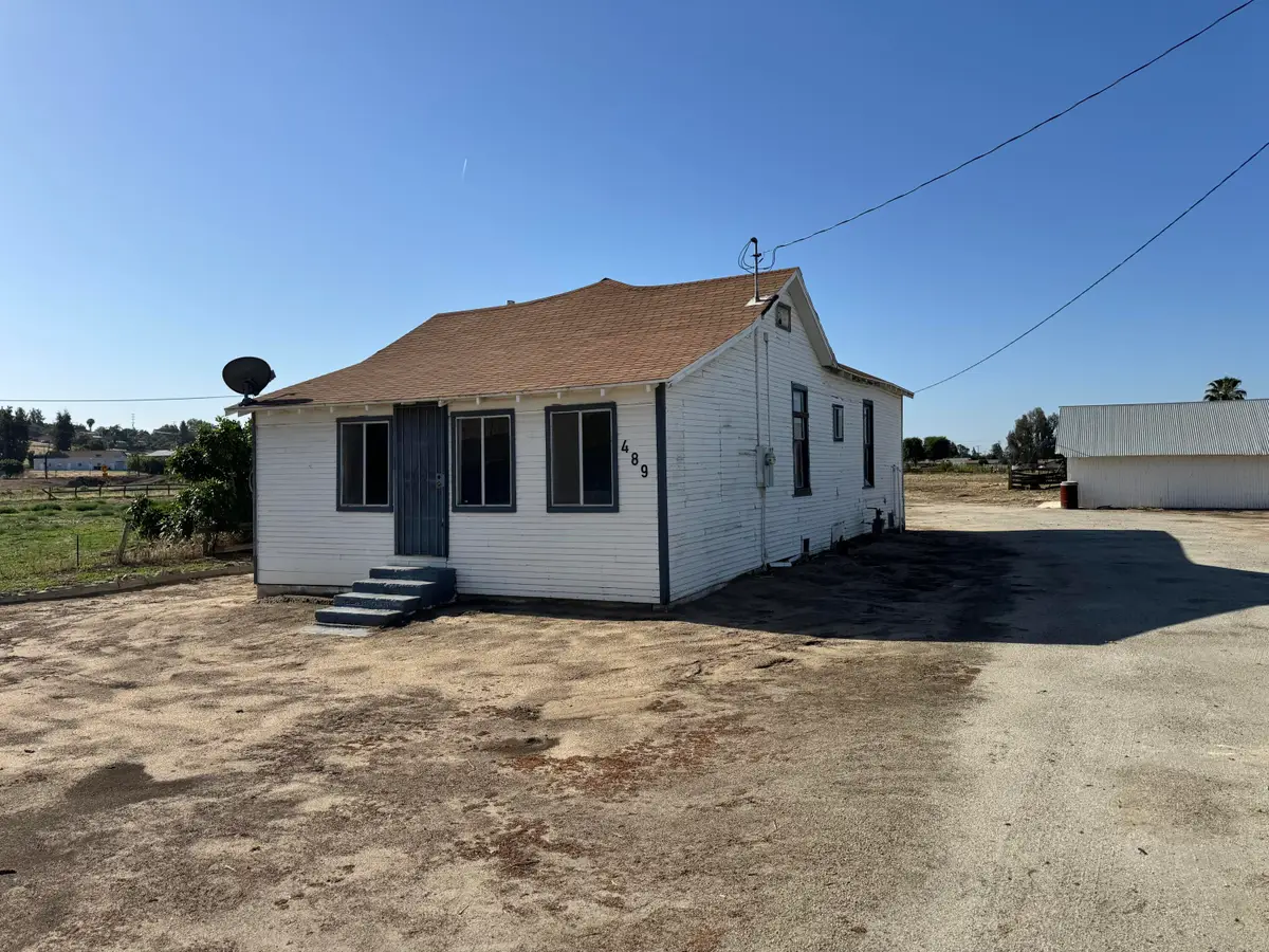 489 W Westfield Avenue, Porterville, CA 93257 - #1