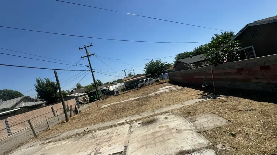 188 S Kessing Street, Porterville, CA 93257 - #2