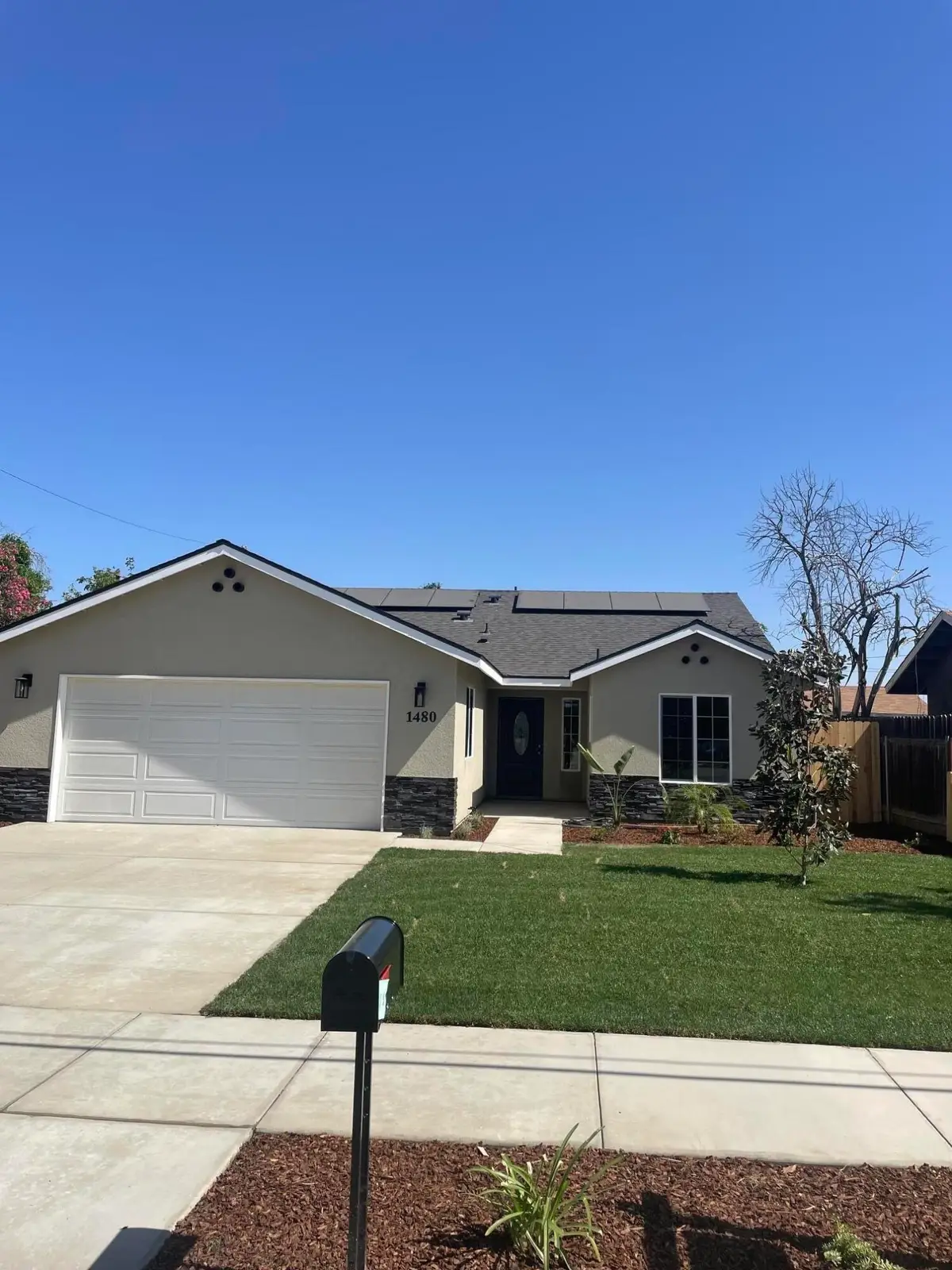 1480 E Alpine Avenue, Tulare, CA 93274 - #1