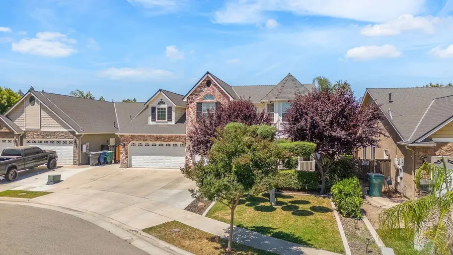 985 Black Rock Court, Tulare, CA 93274 - #3