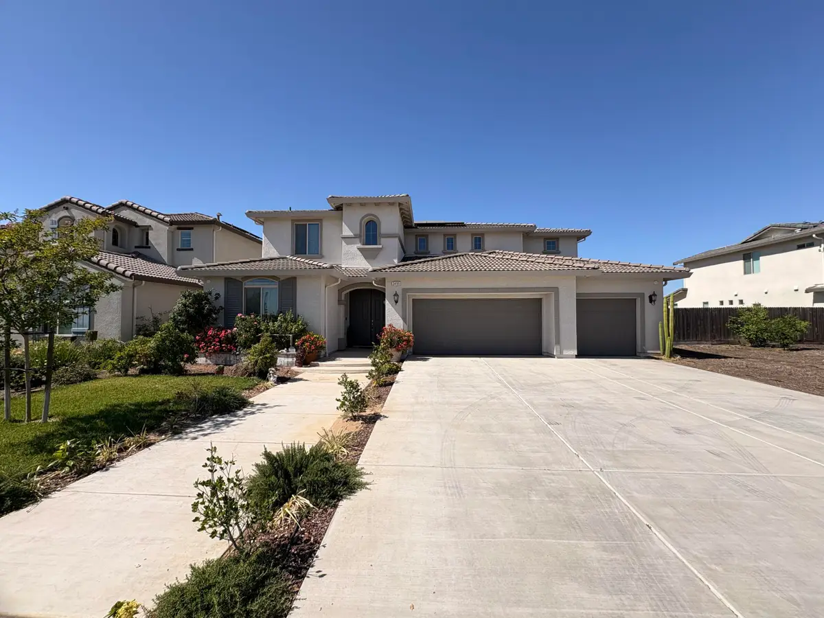 3495 W Kamm Avenue, Dinuba, CA 93618 - #1