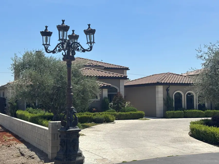 1964 Diamante Drive, Tulare, CA 93274 - #2
