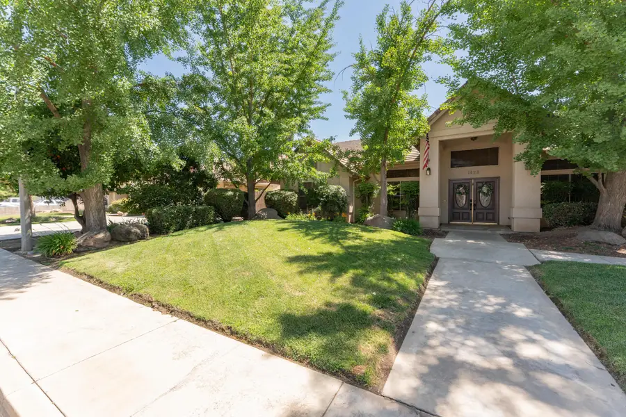1420 S Pinnacle Street, Visalia, CA 93292 - #3