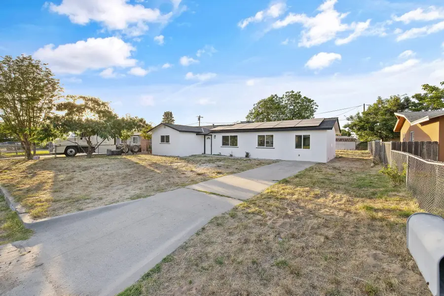 8728 E Khan Street, Selma, CA 93662 - #2