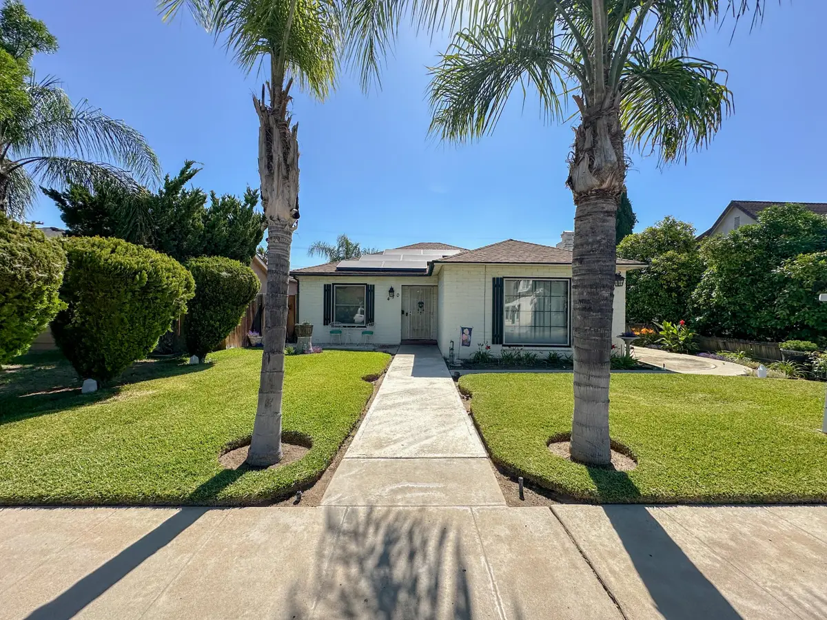 470 N Bates Avenue, Dinuba, CA 93618 - #1