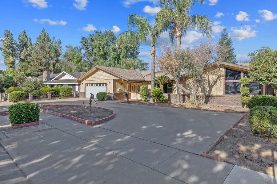 1269 N Gem Street, Tulare, CA 93274 - #3