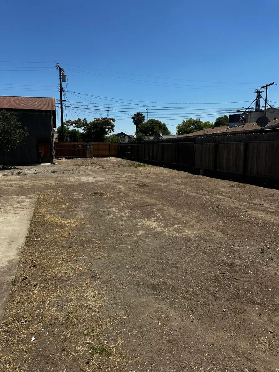 554 S G Street, Tulare, CA 93274 - #3