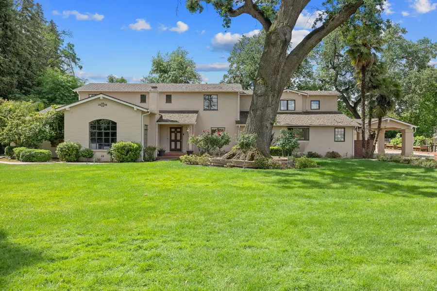 1409 W Beverly Drive, Visalia, CA 93277 - #2