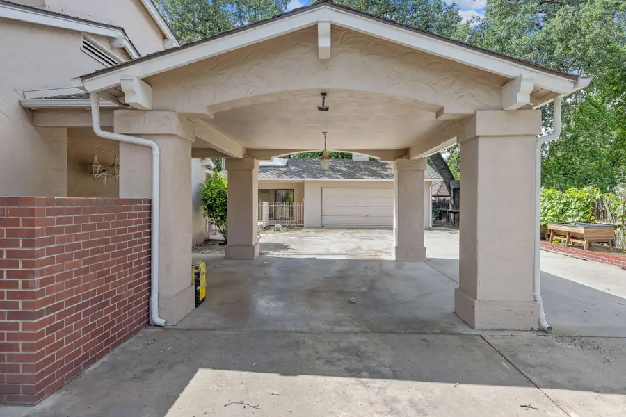 1409 W Beverly Drive, Visalia, CA 93277 - #3