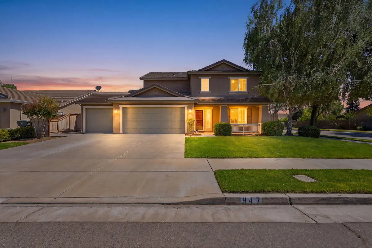 947 W Elkhorn, Visalia, CA 93277 - #1