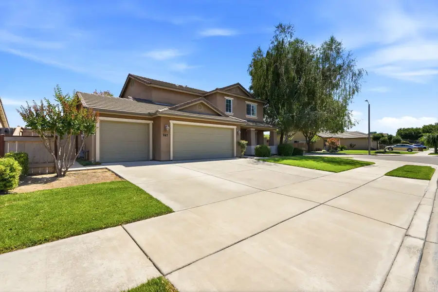 947 W Elkhorn, Visalia, CA 93277 - #3