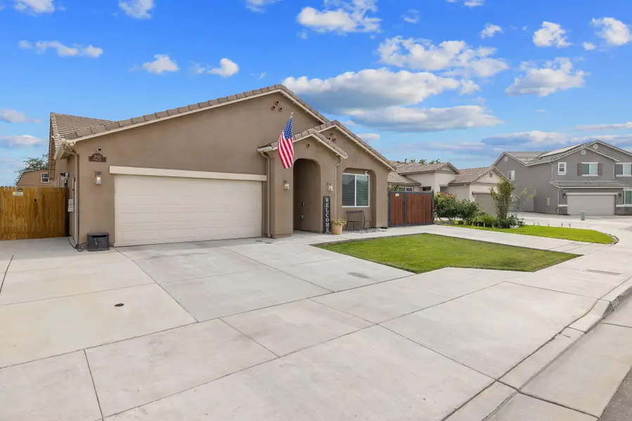 3023 Ferro Avenue, Tulare, CA 93274 - #3
