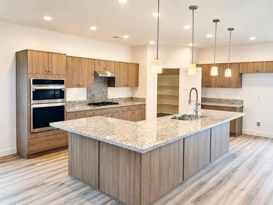 3802 Via Capitola Avenue, Madera, CA 93637 - #2