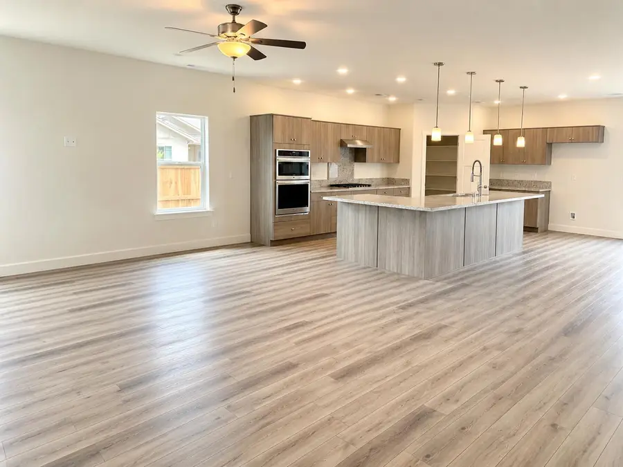 3802 Via Capitola Avenue, Madera, CA 93637 - #3