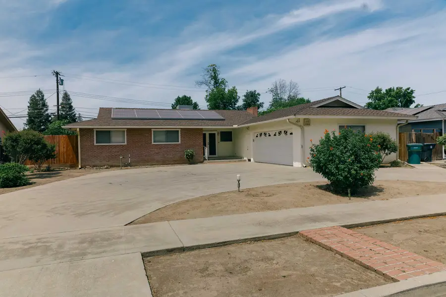 132 E Gannon Drive, Tulare, CA 93274 - #2