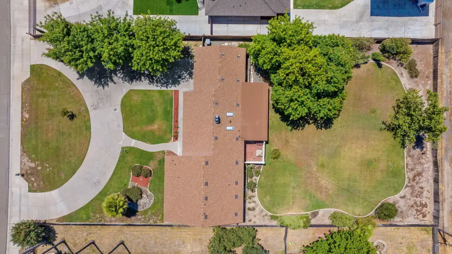 8640 12th Avenue, Hanford, CA 93230 - #2
