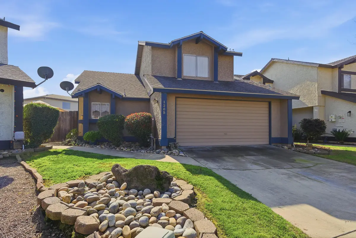 1205 E Ferguson Avenue, Visalia, CA 93292 - #1