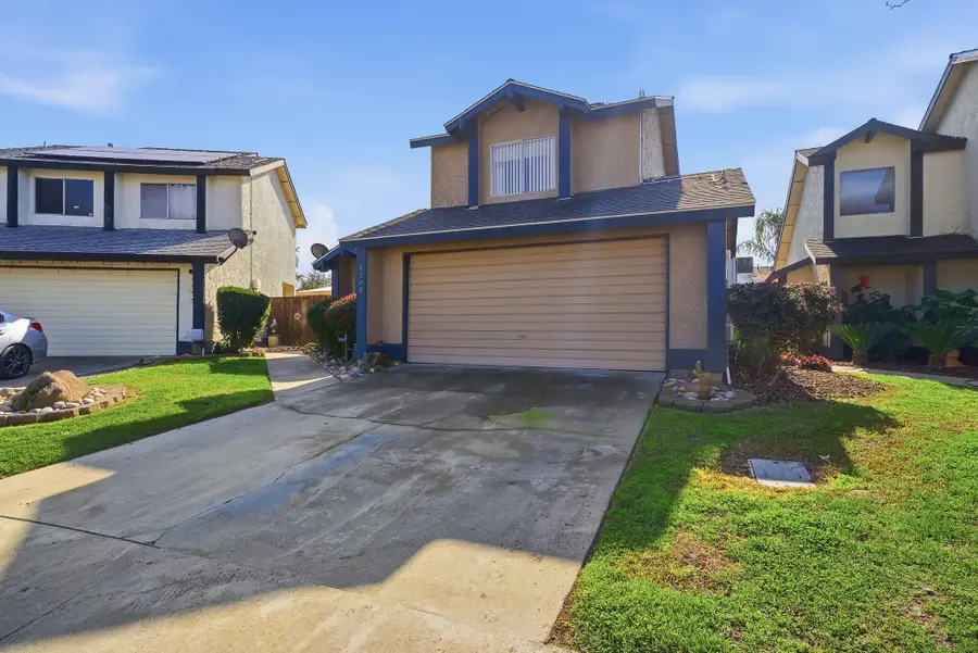 1205 E Ferguson Avenue, Visalia, CA 93292 - #2