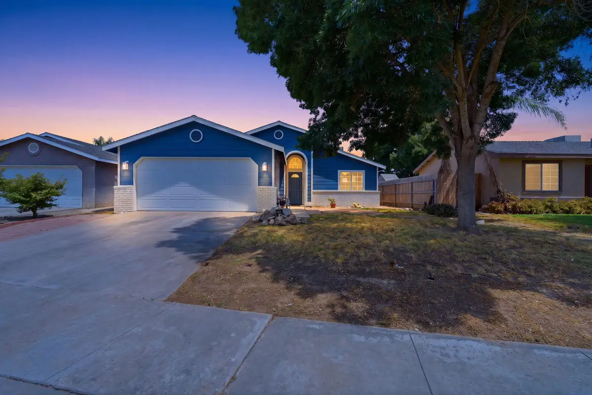 1870 Applewood, Tulare, CA 93274 - #1