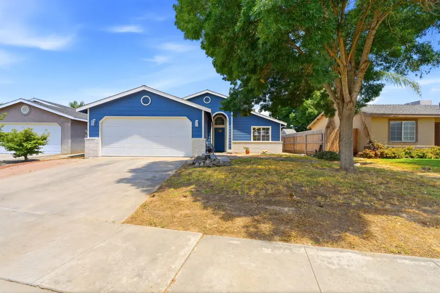 1870 Applewood, Tulare, CA 93274 - #2
