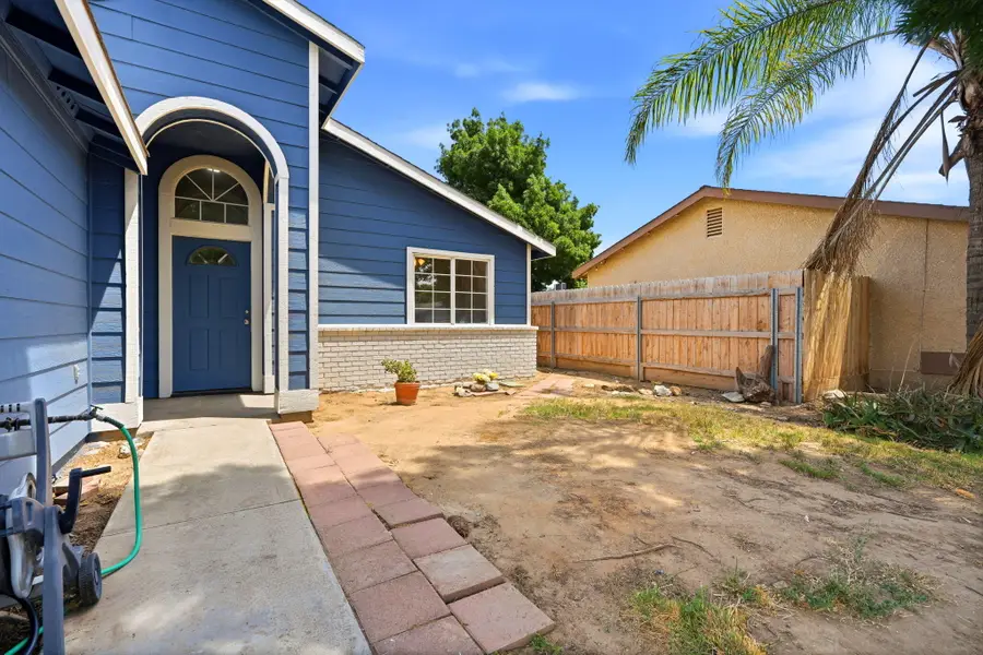 1870 Applewood, Tulare, CA 93274 - #3