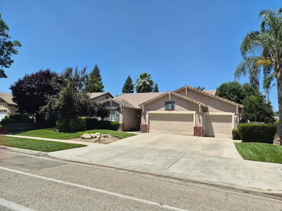 4744 W Ferguson Avenue, Visalia, CA 93291 - #2