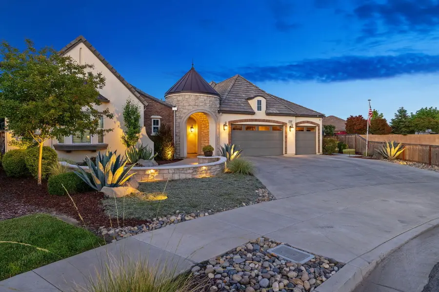 3500 W Lark Avenue, Visalia, CA 93291 - #2