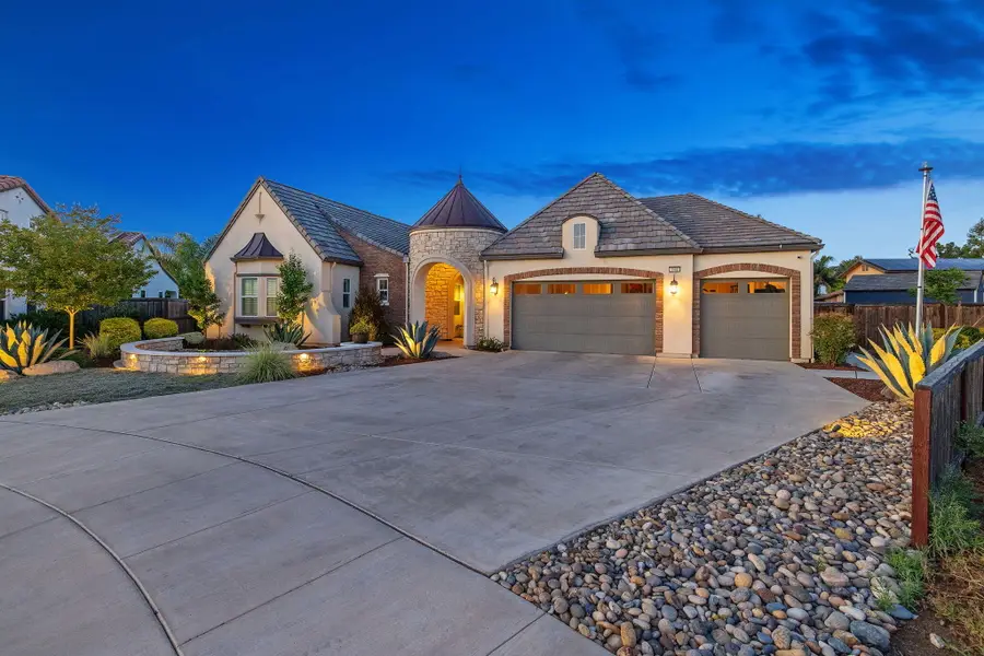 3500 W Lark Avenue, Visalia, CA 93291 - #3