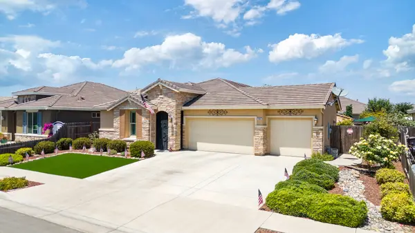 2886 Bell Port Avenue, Tulare, CA 93274