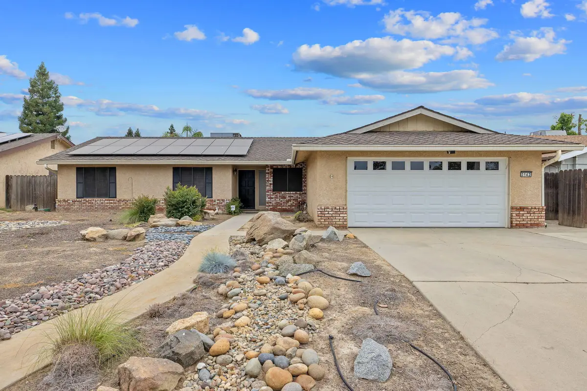 3142 W Sunnyside Court, Visalia, CA 93277 - #1