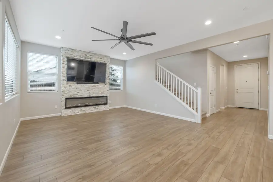 2802 Sand Hills Avenue, Tulare, CA 93274 - #3