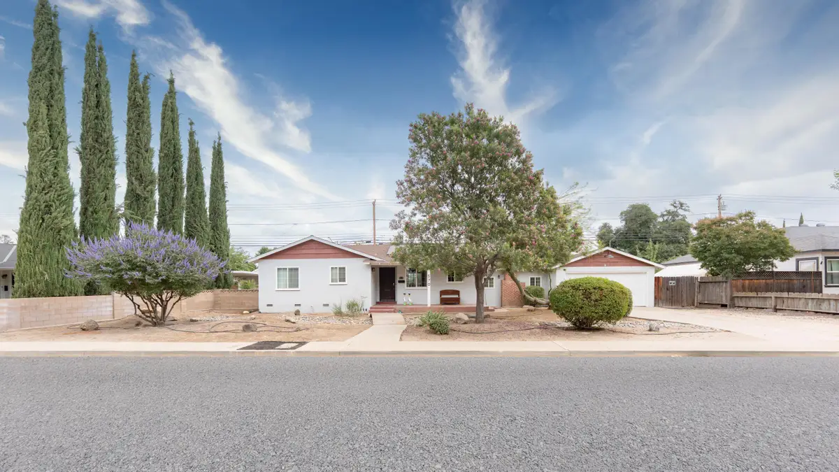 570 N Birch Avenue, Reedley, CA 93654 - #1