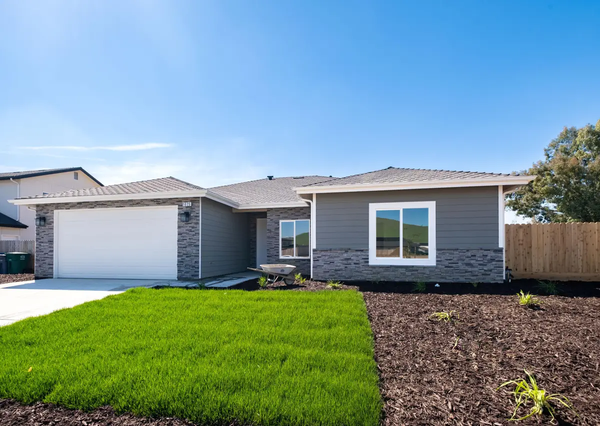 1025 N Cypress Street, Woodlake, CA 93286 - #1