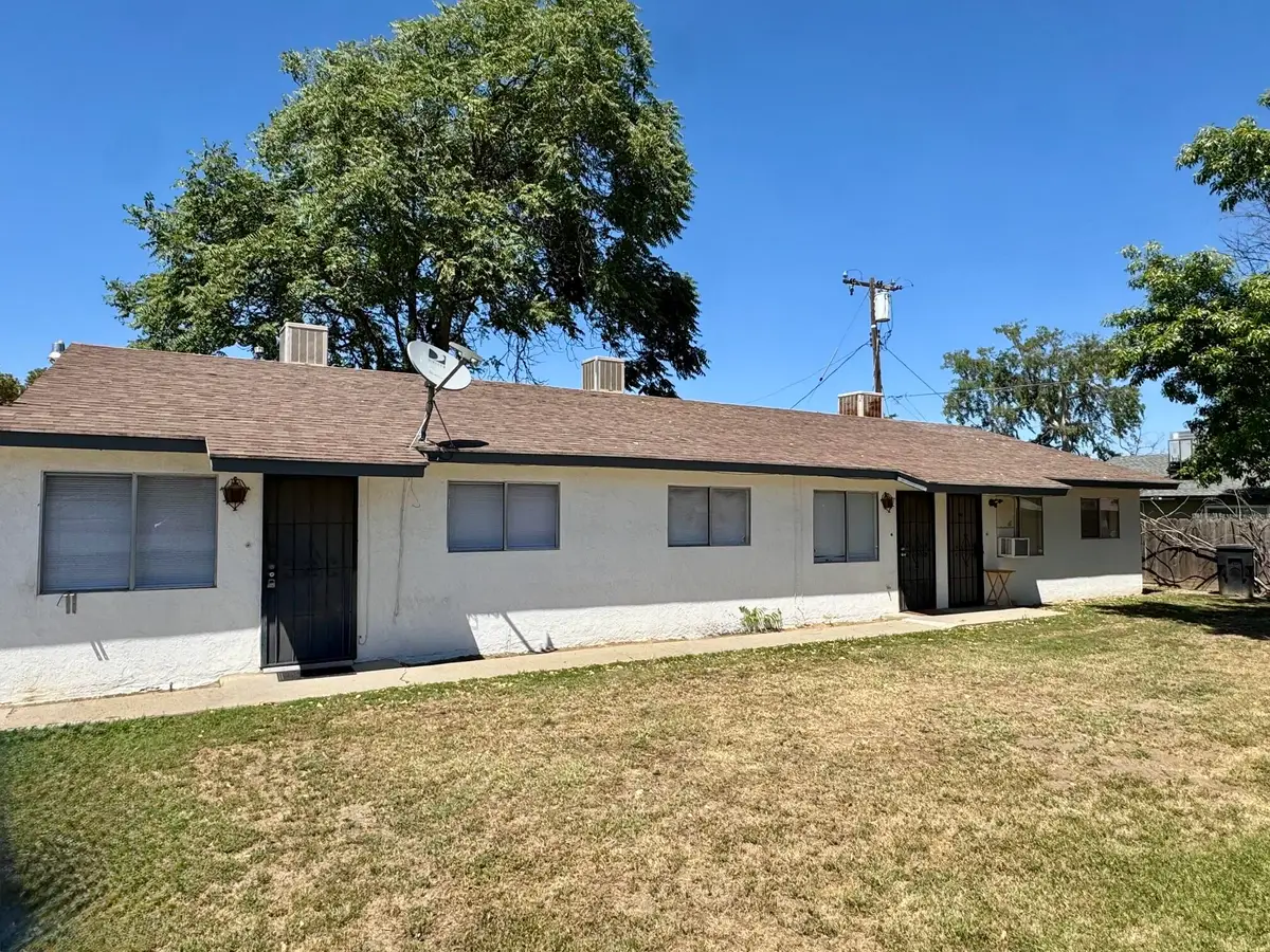 2011-2015 N Parker Place, Hanford, CA 93230 - #1