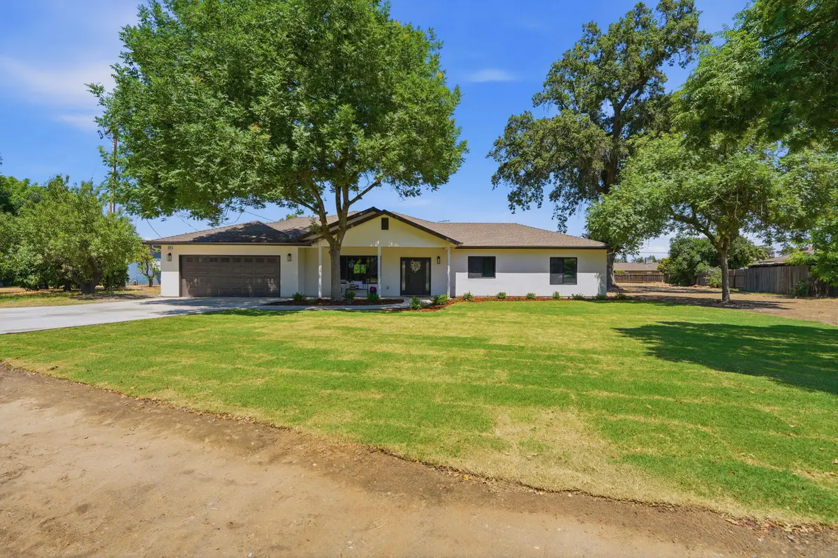 208 N Linwood Street N, Visalia, CA 93291 - #1