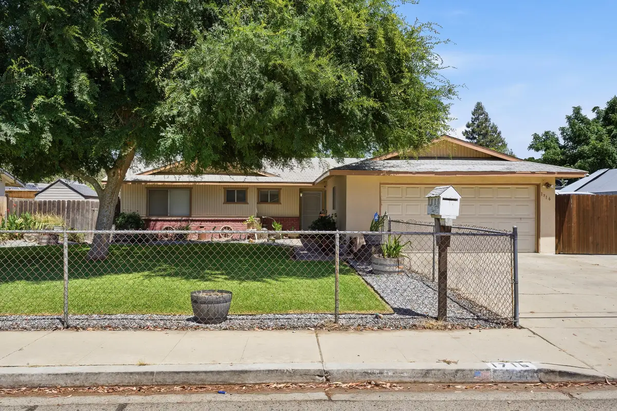 1716 S Santa Fe Street, Visalia, CA 93292 - #1