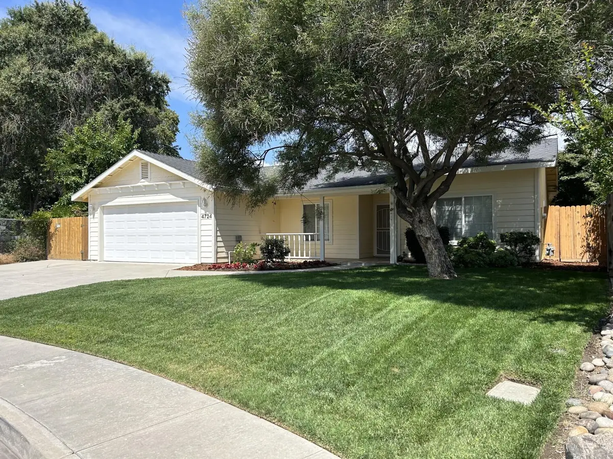 4724 W Manor Court, Visalia, CA 93291 - #1
