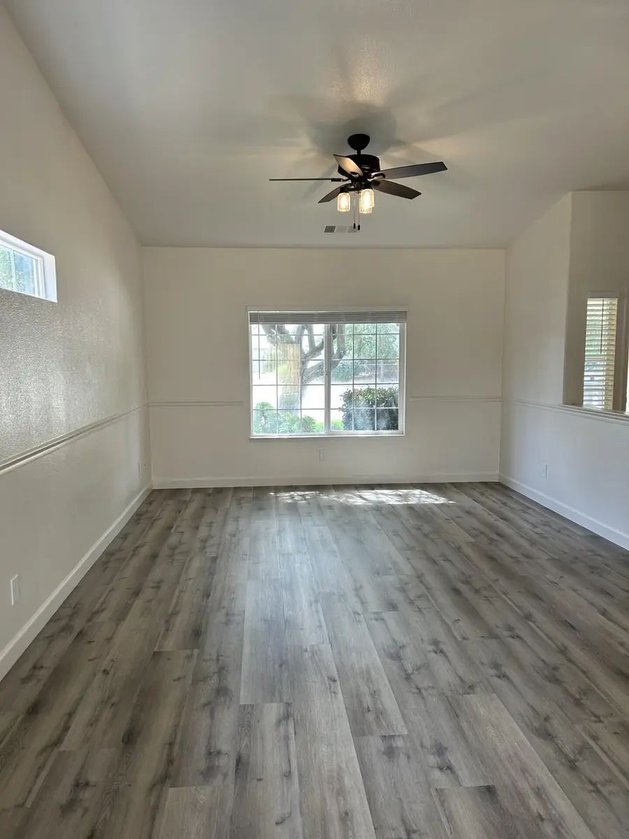 4724 W Manor Court, Visalia, CA 93291 - #3