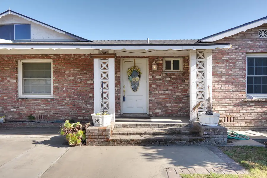 243 W Lois Avenue, Tulare, CA 93274 - #3