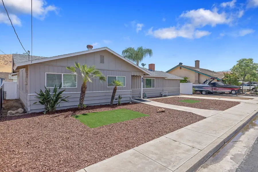 1228 W Linda Vista Avenue, Porterville, CA 93257 - #2