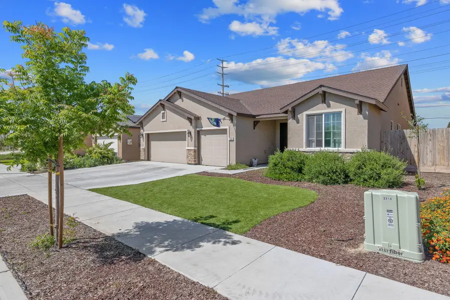 2306 E Mesa Court, Visalia, CA 93292 - #3