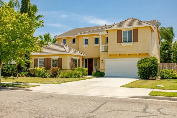 2563 Riviera Court, Tulare, CA 93274