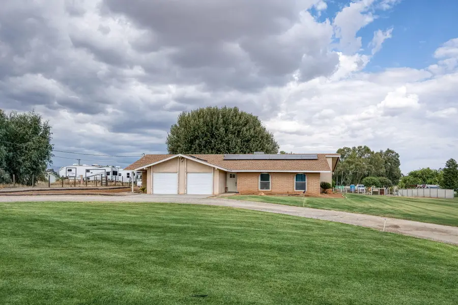 5602 N Mccall Avenue, Clovis, CA 93619 - #2