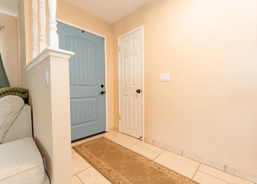 690 W Magnolia Avenue, Hanford, CA 93230 - #3