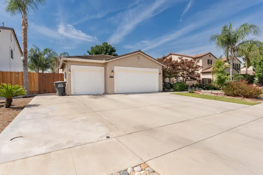 5843 W Clinton Avenue, Visalia, CA 93291 - #2