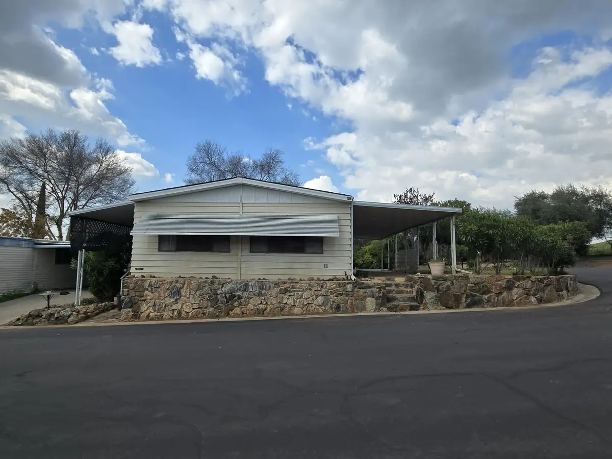 690 N Castle Rock Street #Spc 11, Woodlake, CA 93286 - #1