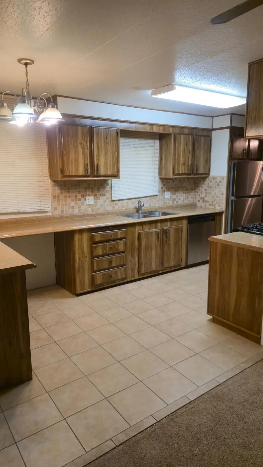 690 N Castle Rock Street #Spc 11, Woodlake, CA 93286 - #2