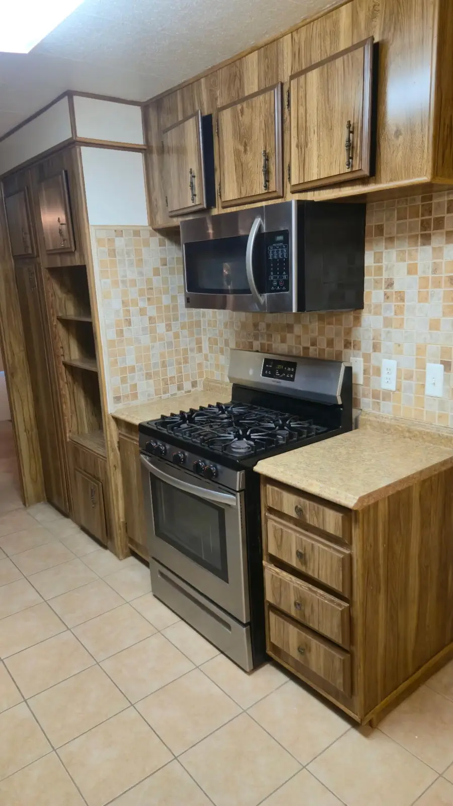 690 N Castle Rock Street #Spc 11, Woodlake, CA 93286 - #3
