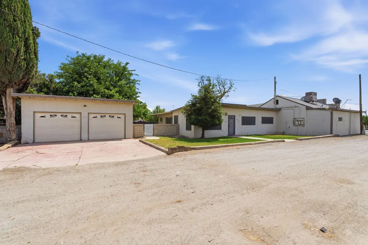 2860 Waukena Drive, Tulare, CA 93274 - #1